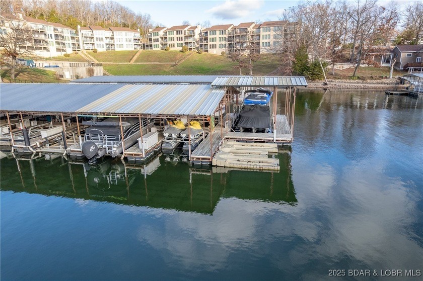 Welcome to Robinwood Condos-your gateway to lake living at its - photo 59