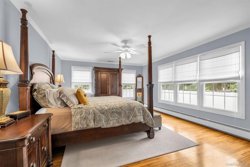 Welcome to your next obsession! This impeccably maintained - photo 4