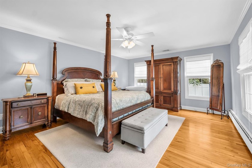 Welcome to your next obsession! This impeccably maintained - photo 5