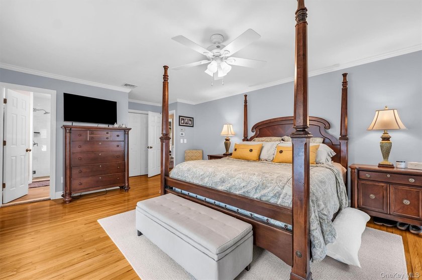 Welcome to your next obsession! This impeccably maintained - photo 6