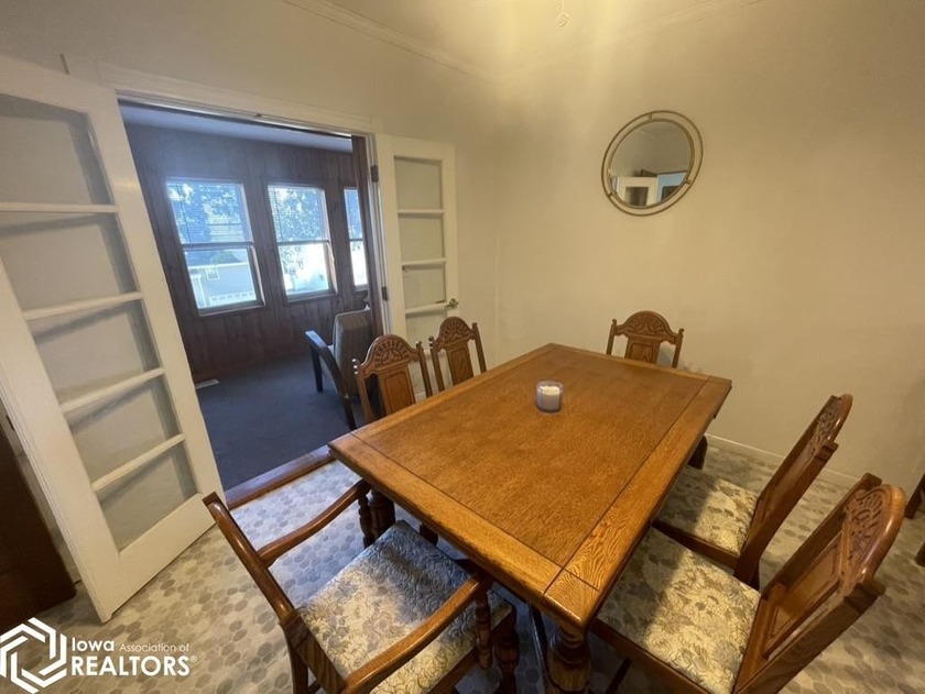 Here's a great opportunity to own this historic home with lots - photo 7