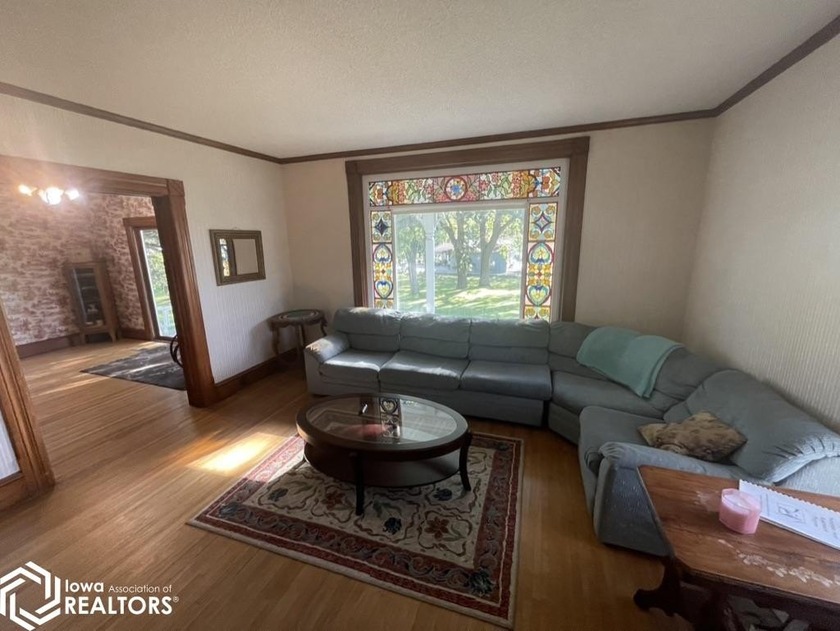 Here's a great opportunity to own this historic home with lots - photo 10