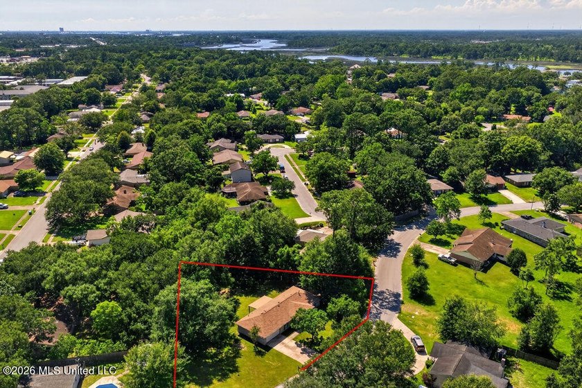 Charming home on a large lot in Ocean Springs a short drive from - photo 29