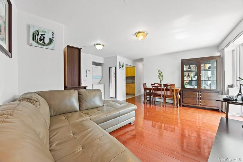 Spacious and beautiful 2 bed 2 bath condo with terrace - photo 4