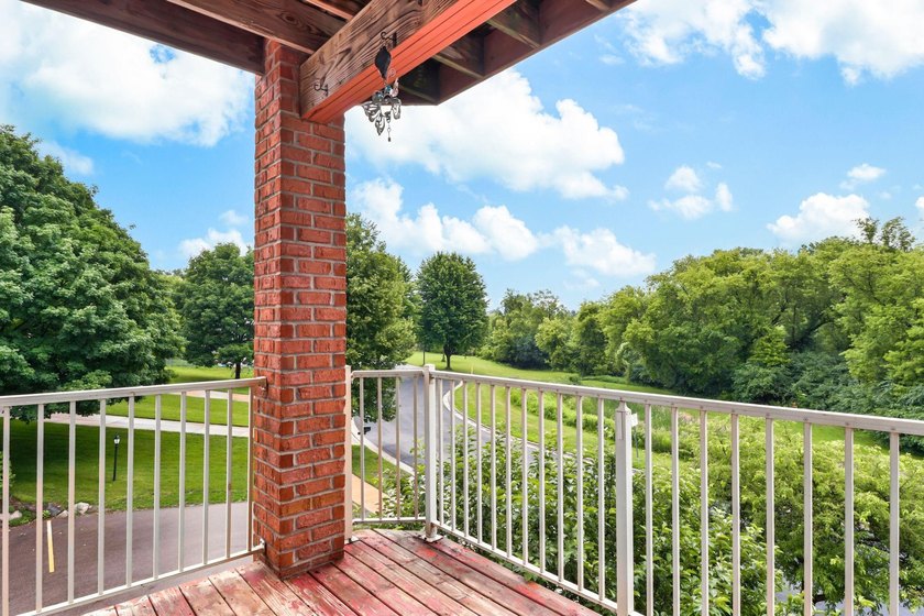Enjoy peaceful living &amp; abundant natural light in this - photo 4