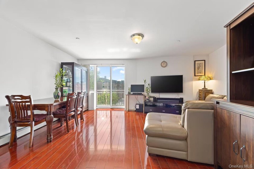 Spacious and beautiful 2 bed 2 bath condo with terrace - photo 7