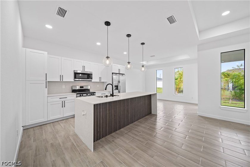 NEW CONSTRUCTION + $10,000 TOWARD BUYER CLOSING COSTS OR RATE - photo 3