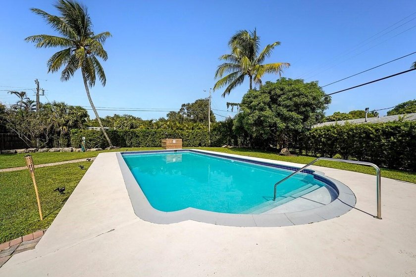 *Income-Producing Pool Home + Guest House Potential*. Investor - photo 4