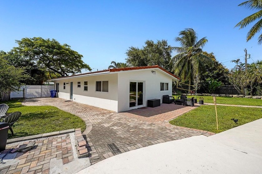 *Income-Producing Pool Home + Guest House Potential*. Investor - photo 8