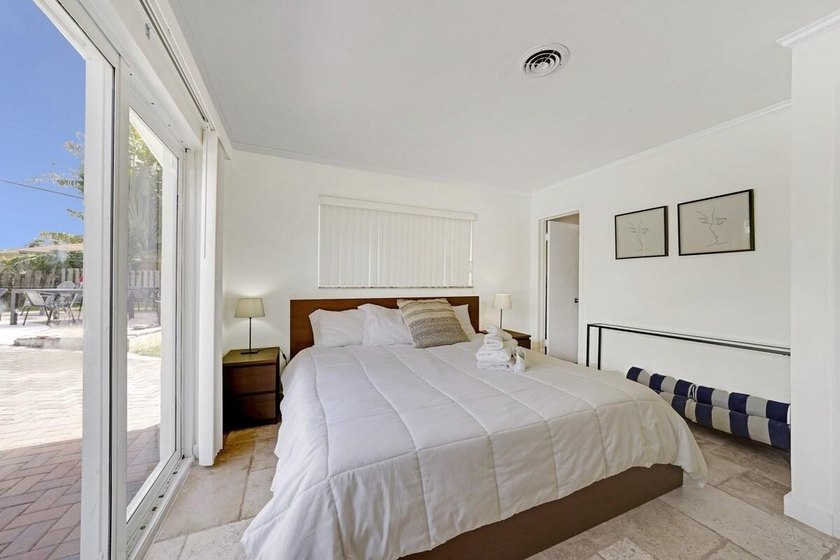 *Income-Producing Pool Home + Guest House Potential*. Investor - photo 10