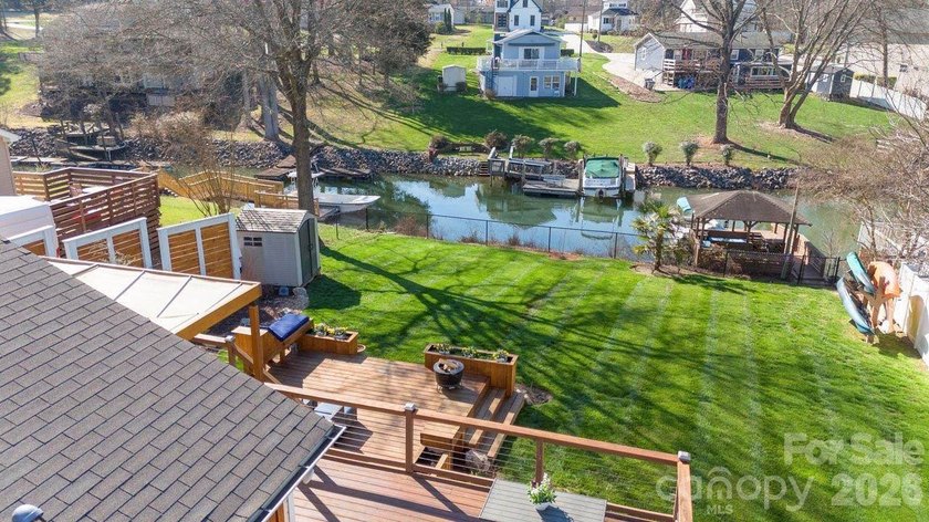 Lake Norman waterfront living is within reach with this - photo 17