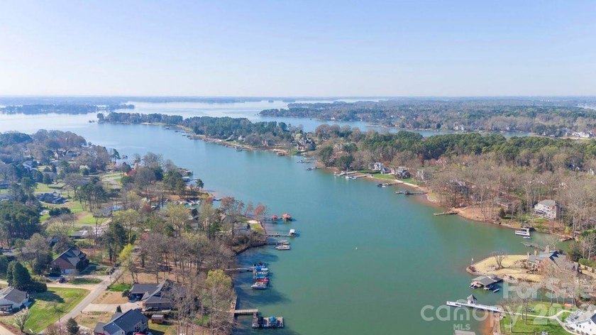 Lake Norman waterfront living is within reach with this - photo 25