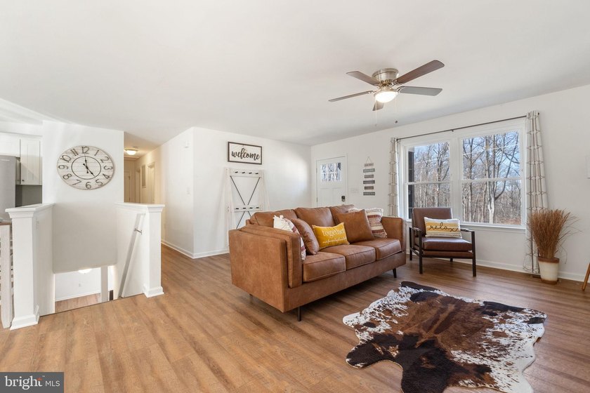 Welcome to 1442 Johnnycake Lane, Harpers Ferry, WV, where modern - photo 8
