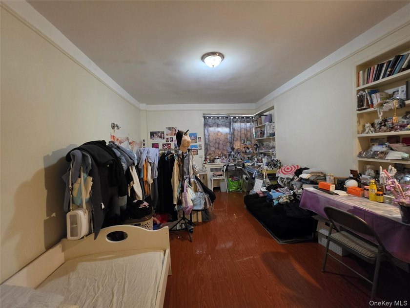 Spacious Coop featuring 1200 sf of living space, 2 Bedrooms with - photo 4