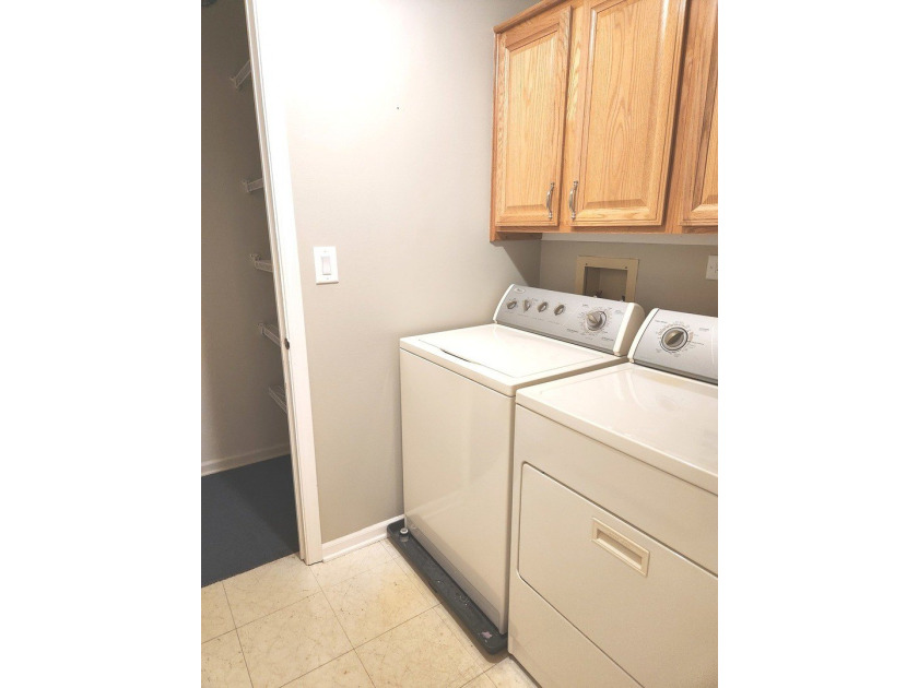 WELCOME HOME TO THIS BEAUTIFULLY UPDATED 2 BEDROOM AND 2 BATH - photo 14
