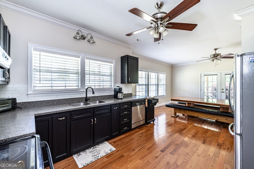 Welcome to your private retreat on over 4 beautiful acres! This - photo 15