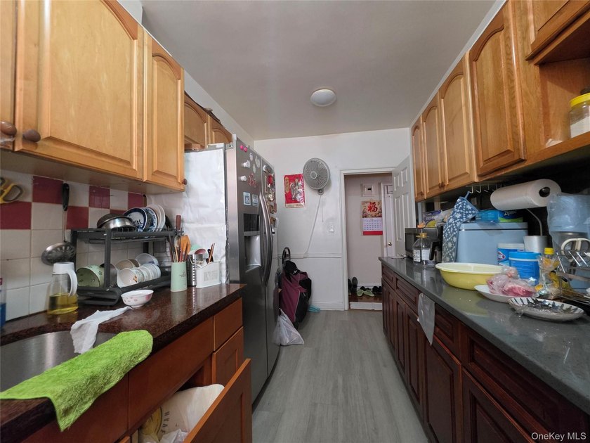 Spacious Coop featuring 1200 sf of living space, 2 Bedrooms with - photo 6