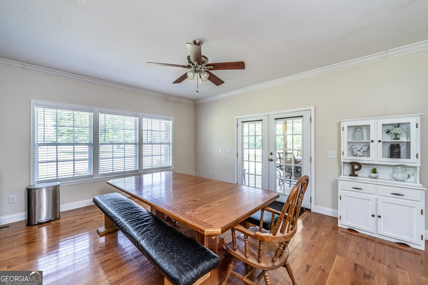 Welcome to your private retreat on over 4 beautiful acres! This - photo 17