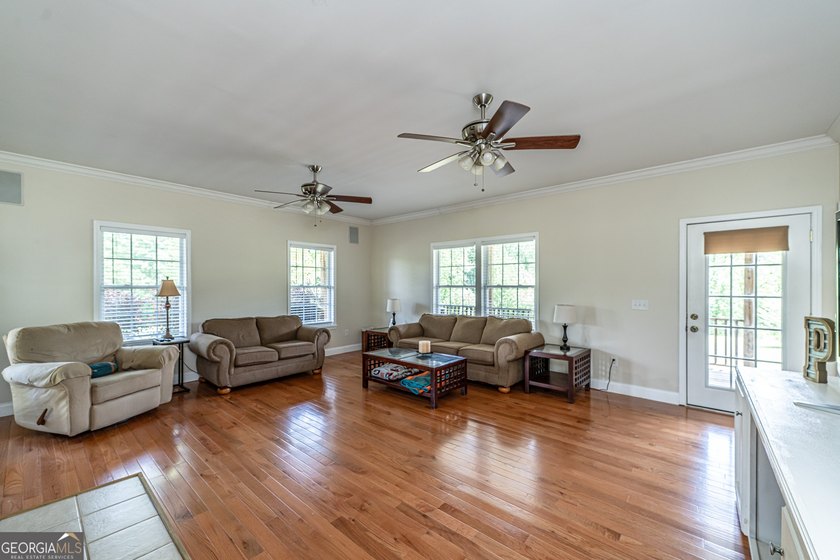 Welcome to your private retreat on over 4 beautiful acres! This - photo 18