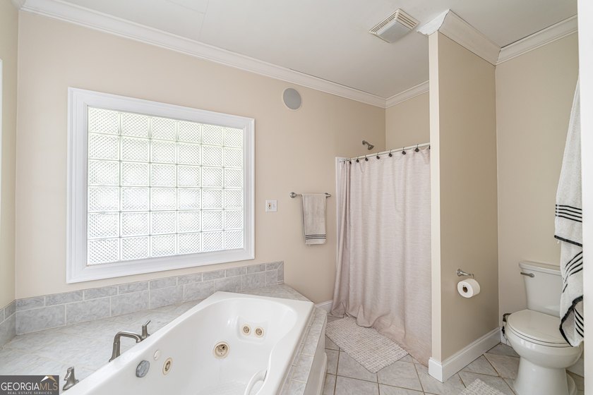 Welcome to your private retreat on over 4 beautiful acres! This - photo 27