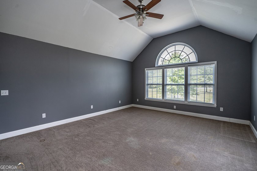 Welcome to your private retreat on over 4 beautiful acres! This - photo 31