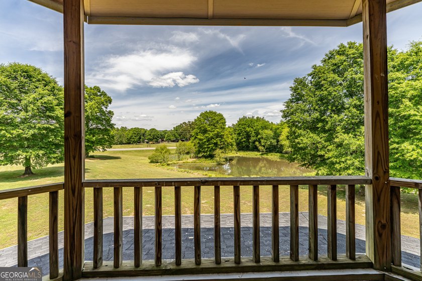 Welcome to your private retreat on over 4 beautiful acres! This - photo 33