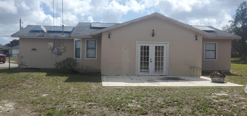 WELCOME HOME! Spacious 3BR, 1-car garage home situated on a - photo 5