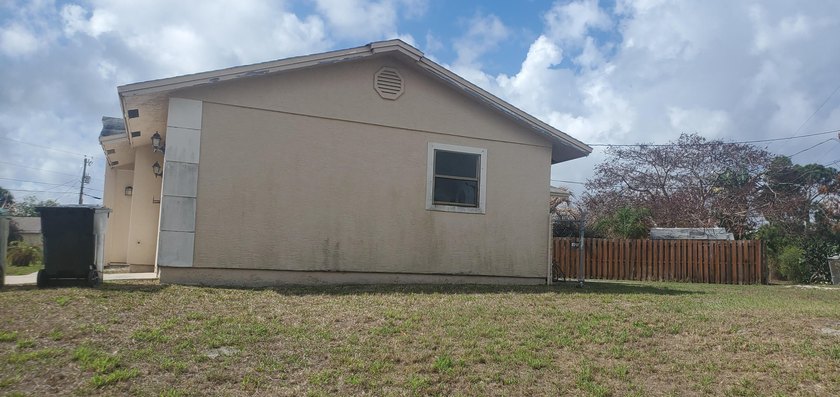 WELCOME HOME! Spacious 3BR, 1-car garage home situated on a - photo 7