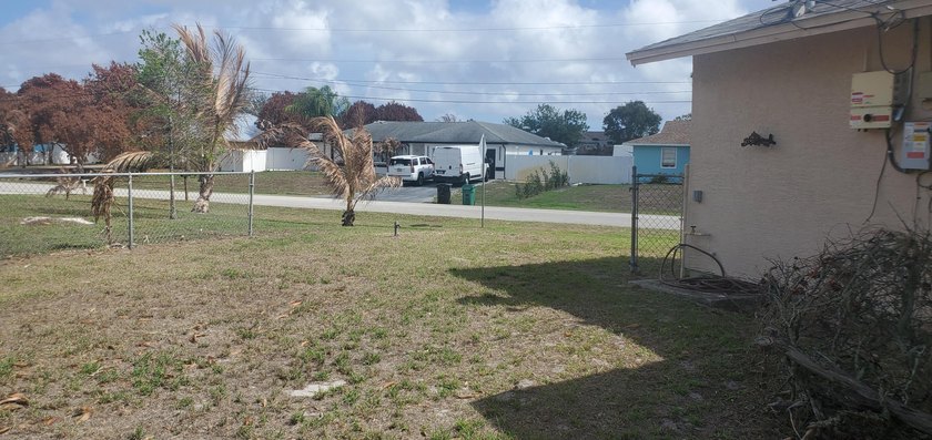 WELCOME HOME! Spacious 3BR, 1-car garage home situated on a - photo 8