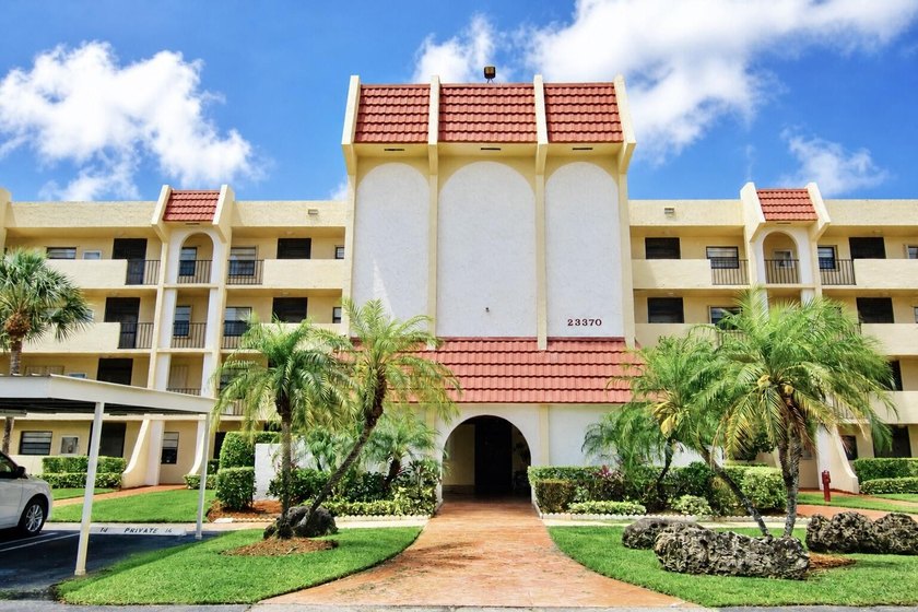 GORGEOUS 2/2 CONDO IN BOCA RATON, RARELY AVAILABLE 4TH FLOOR - photo 2