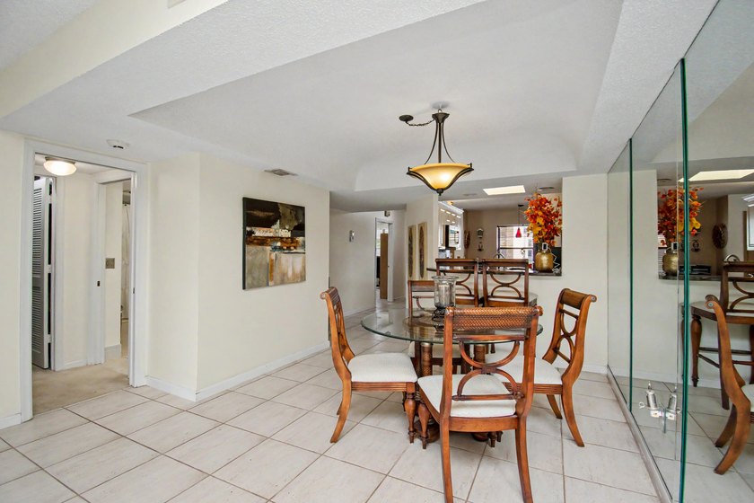 GORGEOUS 2/2 CONDO IN BOCA RATON, RARELY AVAILABLE 4TH FLOOR - photo 9