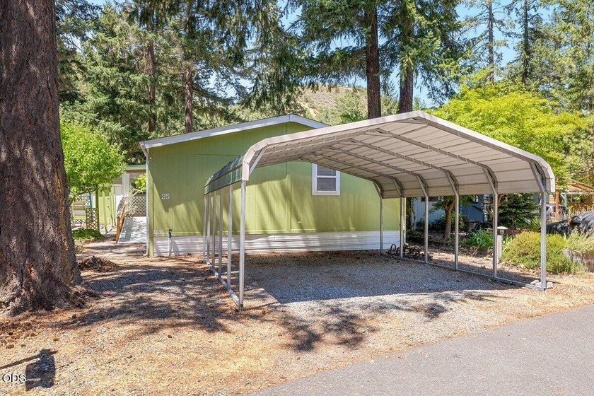 This charming, manufactured home is in the sought-after - photo 3