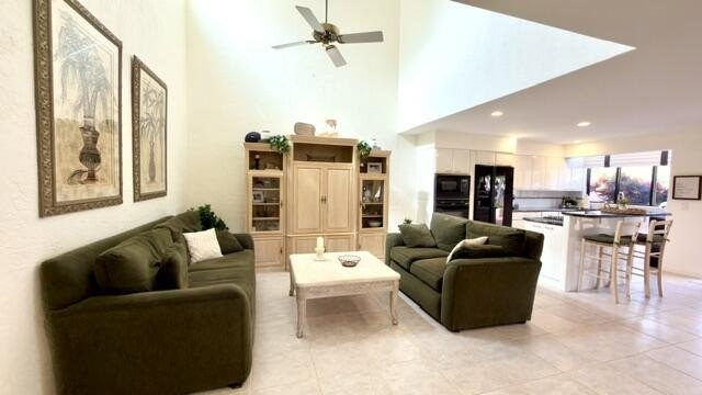 This is a spacious 2 story home on the lake in Villa D Este, a - photo 10