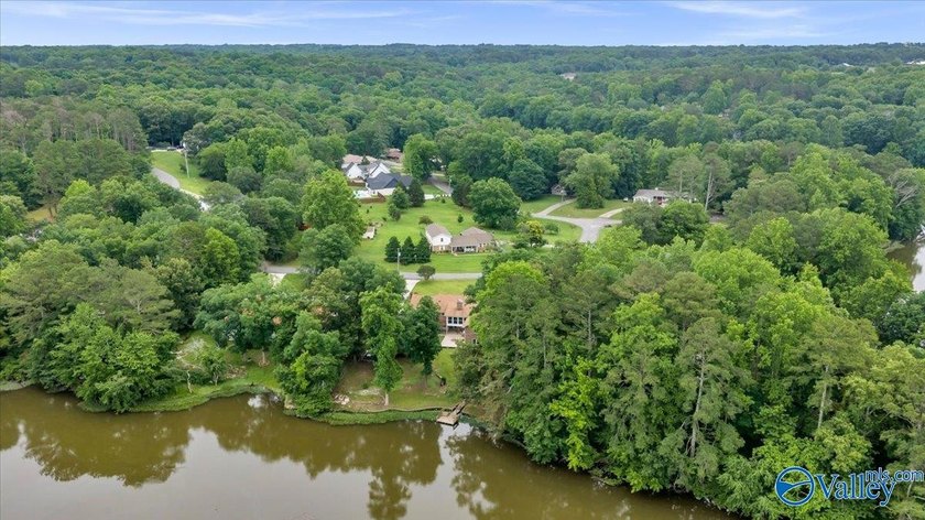 A sanctuary like no other - bring your swimsuits, kayaks, tennis - photo 47