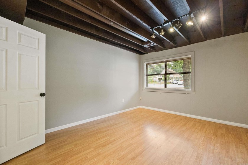 Welcome to 1214 Clifton Street - a versatile commercial - photo 4