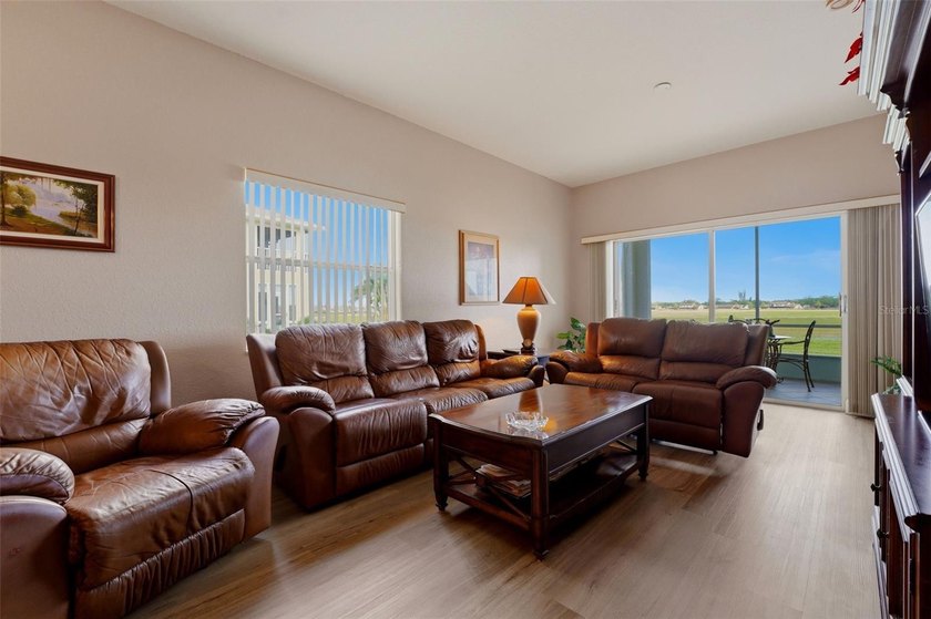 Low-maintenance living with water views... without sacrificing - photo 8