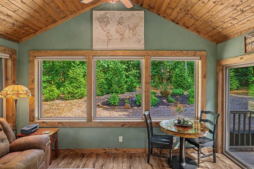 Back on Market--No fault of seller! 3 Bed | 2 Bath | 1,717 Sq - photo 14