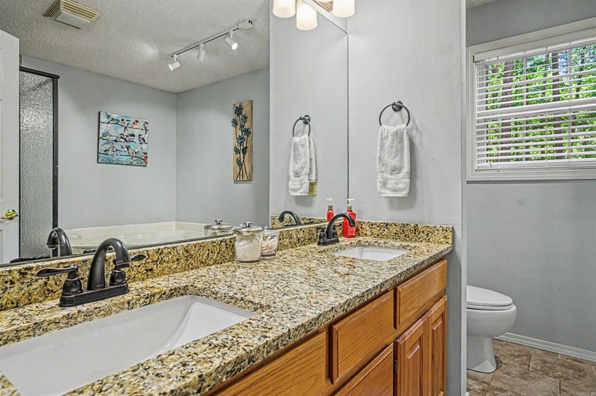 Back on Market--No fault of seller! 3 Bed | 2 Bath | 1,717 Sq - photo 18