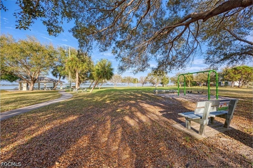 No HOAs, deed restrictions or CDDs!!! . Conveniently located to - photo 8