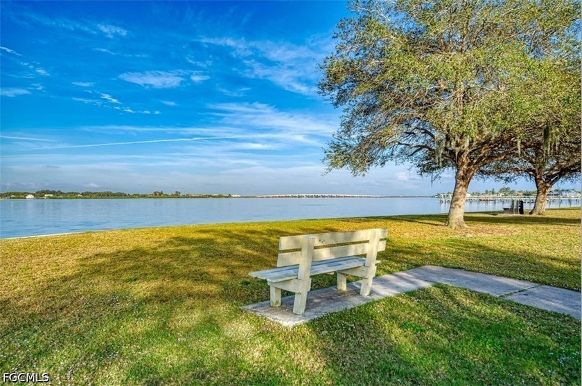 No HOAs, deed restrictions or CDDs!!! Conveniently located to - photo 10