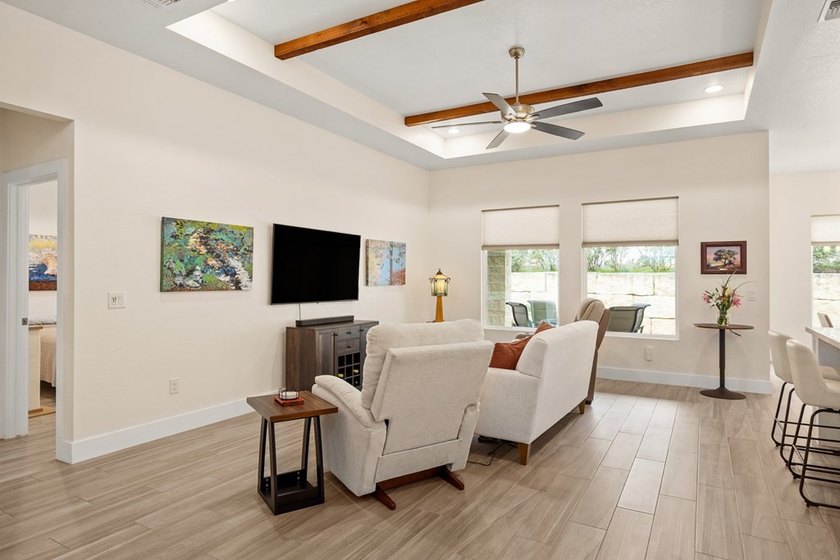 Hill Country views, privacy, &amp; modern comfort in The Meridian - photo 5