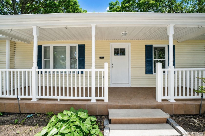 Welcome to 25 Heston Rd, Shirley-a spacious 4-bedroom, 2-bath - photo 4