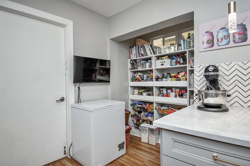 Come see this beautifully renovated 3BR 2BA Villa in the Heart - photo 13