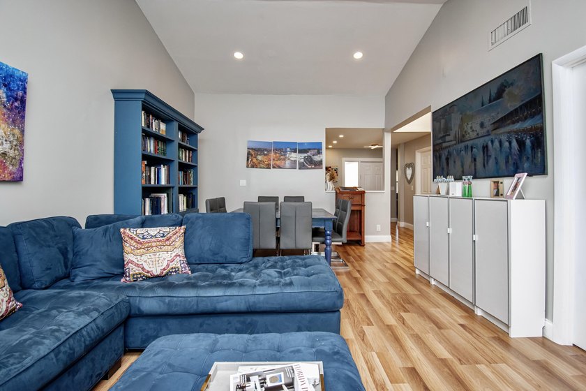 Come see this beautifully renovated 3BR 2BA Villa in the Heart - photo 18
