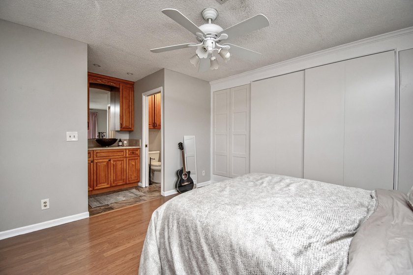 Come see this beautifully renovated 3BR 2BA Villa in the Heart - photo 28