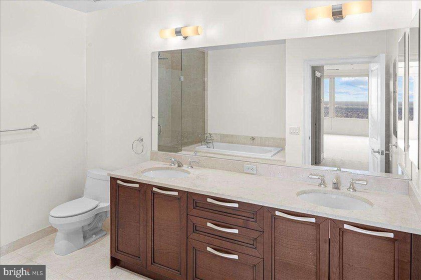 Sweeping 270o unobstructed view from this corner unit at The - photo 8