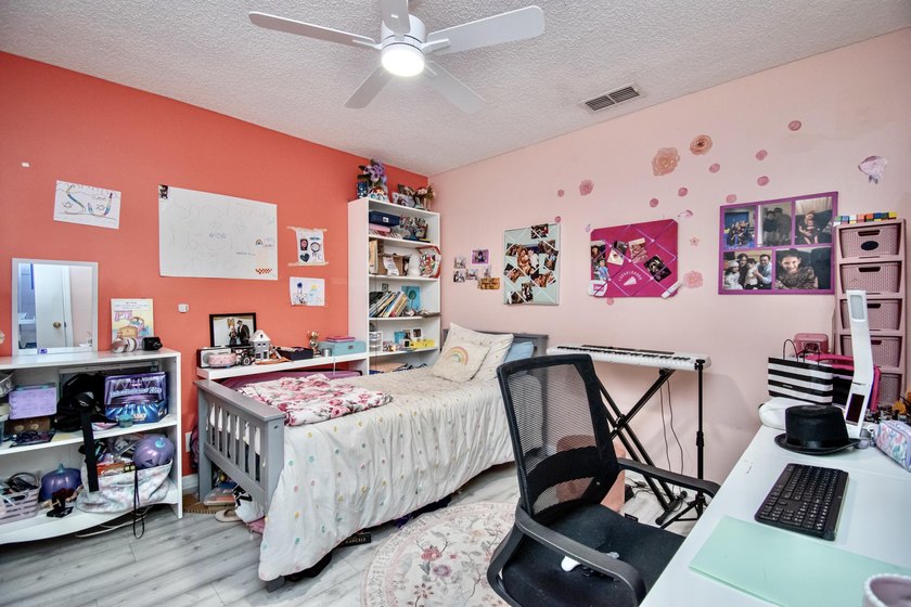 Come see this beautifully renovated 3BR 2BA Villa in the Heart - photo 34