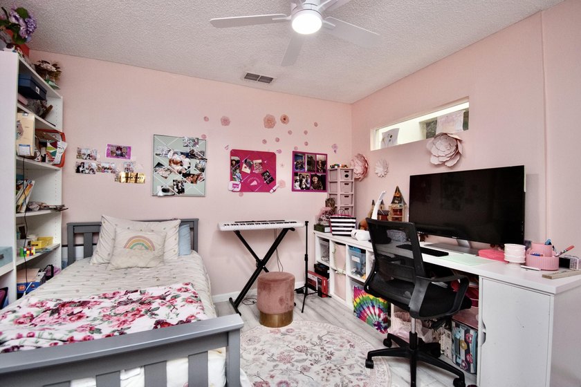 Come see this beautifully renovated 3BR 2BA Villa in the Heart - photo 35