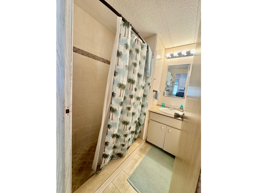 A charming mobile home is now for sale in the unique 55+ - photo 10