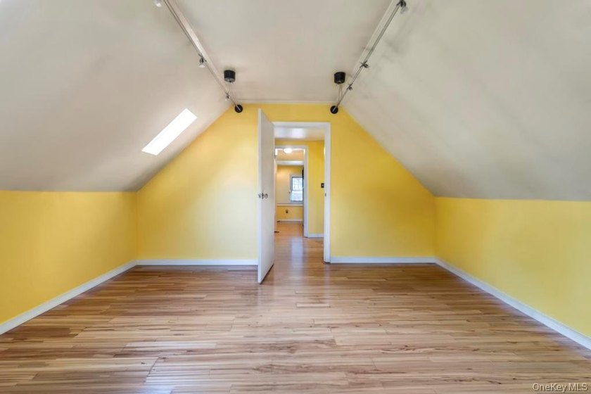 Welcome to 84-20 Charlecote Ridge, a beautifully maintained - photo 22